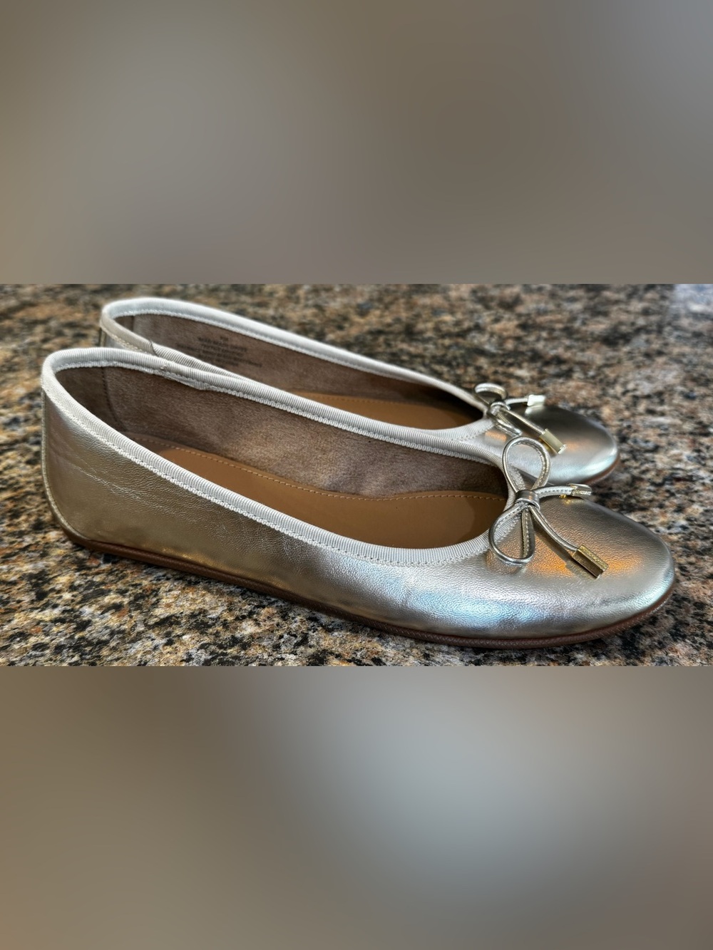 Aerosoles gold metallic ballet flats women’s size 7.5 with bow detail leather